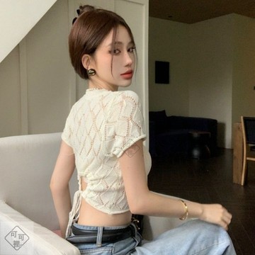 【可可裡】T恤 短版上衣 露背針織 純欲風辣妹鏤空短袖   女生 顯瘦小眾針織衫 後背綁帶 針織