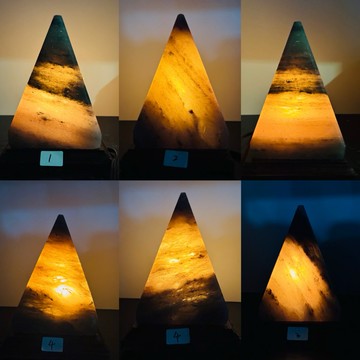 金字塔鹽燈   藍鹽燈  纹路有夠美  命理師指定招財黃光  密度硬度最高  磁場之王  限量一顆