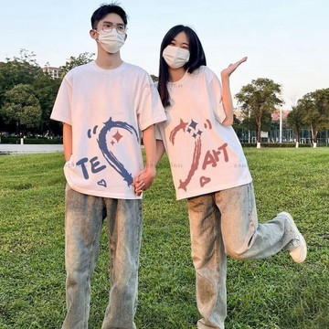 高品質✨大尺碼情侶裝 短袖情侶裝 情侶t恤 夏季情侶裝 特大碼美式愛心印花夏季休閑百搭情侶加大寬松短袖T恤女情侶套裝