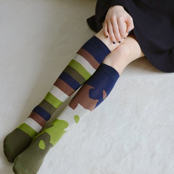 K032 Matcha Border 抹茶橫條不對稱和風摩登棉襪