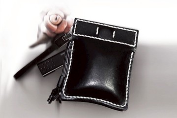 皮革小物包/ 磁吸袋口