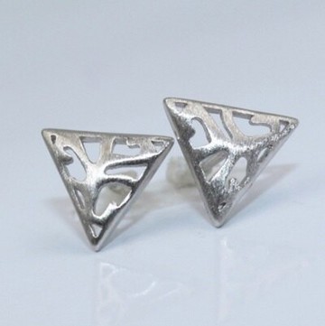 925純銀耳環耳針式耳飾-鏤空三角形個性簡約母親節生日情人節禮物女飾品73ag246【獨家進口】【米蘭精品】