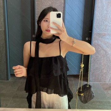 ˏˋ 𝐻𝑒𝑦 𝑆𝑝𝑟𝑖𝑛𝑔 - ̗̀ 🌷⛅️ ̖́‎韓國chic夏季新款法式甜美荷葉邊掛脖花邊吊帶衫