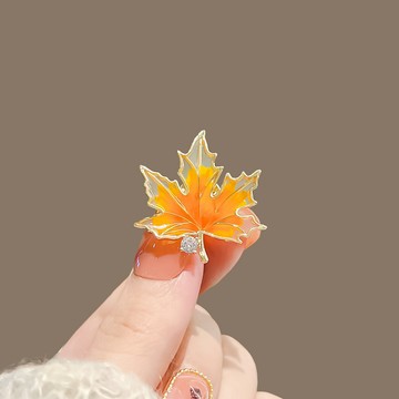 🔥臺灣出貨🔥新款小楓葉防走光胸針 別針 ins女高級感高檔複古胸花 領口固定衣服安全別針 造型別針 服裝配飾 diy女裝