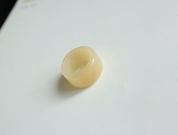 天然新疆糖料和田玉戒指指環 黃金糖色 厚脂型 純手工雕刻 內徑 18