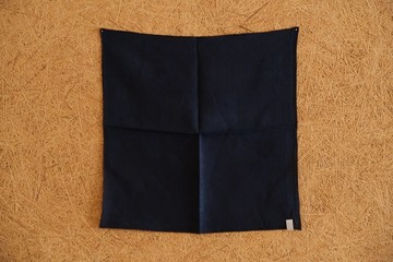 【現貨】本藍染有機亞麻手帕（素色：濃藍）