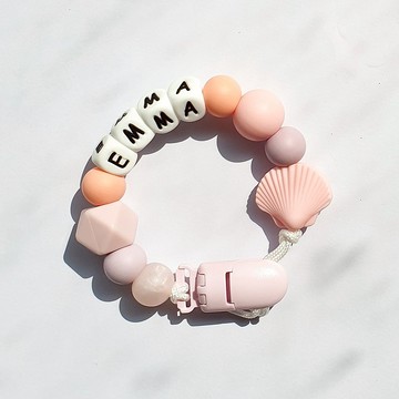 EMMA 粉色貝殼 奶嘴鍊夾 / 客製化奶嘴鏈 可套香草奶嘴 (27cm)