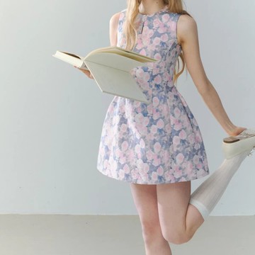 【甜美俏皮】法式少女 / 溫柔風/粉藍碎花無袖短裙