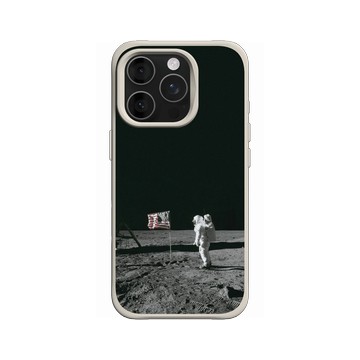 iPhone 16 Pro SolidX 貝殼灰 - NASA - Apollo 11 - Astronaut Aldrin On The Moon