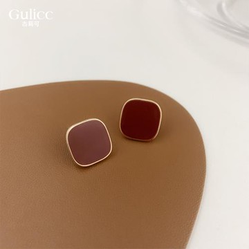 【Gulicc】古莉可 法式 酒紅色 耳環(飾品 耳飾 耳釘 耳環 耳墜 情人節 母親節 七夕 生日禮物)
