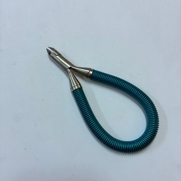 [沐沐屋] Tweezerman Grip & Snip 螺旋彈簧角質剪
