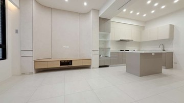 近台鐵正義車站 未來黃線捷運 翻新車庫透天｜高雄市鳳山區文武街