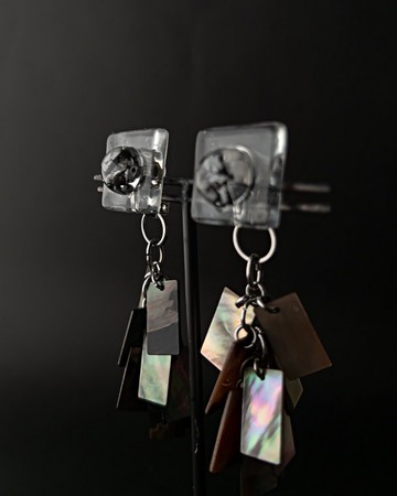 蟲之眼 兩穿耳針/可替換/微距視界-黑蝶貝 醫療鋼耳環 夾式耳環 耳夾