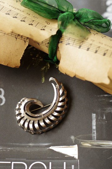 古董Vintage古著 銀色刷銀 波浪 海浪 別針 胸針 Monet b141