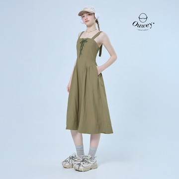 OUWEY歐薇 交叉綁帶收腰細褶背心洋裝(綠；S-L)