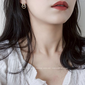 925銀針圓形鏤空鑲鉆耳釘簡約氣質網紅精致高級感時尚韓國耳環女1入