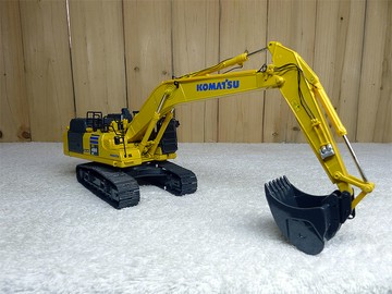Komatsu PC490LC-11 小松重型大型挖掘機工程車模型 環球UH 1:50
