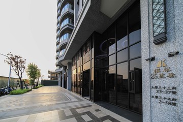 高大|台17|水岸景觀｜邊間｜雙衛開窗｜2房平車｜高雄市楠梓區大學三十五街