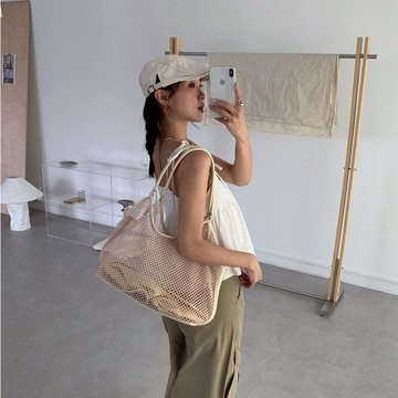 ISA_度假帶著走 大容量夏日感網格手提包_57026