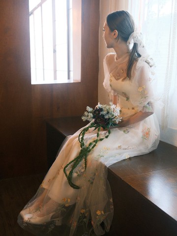 Dahlia Blanc 獨家設計 花朵刺繡有袖長婚紗