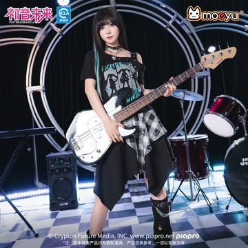 現貨 👘 正品 Miku 初音未來 初音 搖滾未來 美式 復古 斜肩 吊帶 短袖 T恤 寬鬆上衣 短T恤 T恤