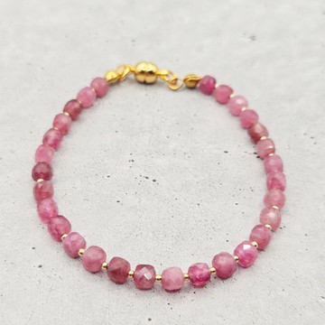 【日本製】粉紅碧璽立方體串珠手鍊 手殘黨也能安心，零壓力的單觸式配戴