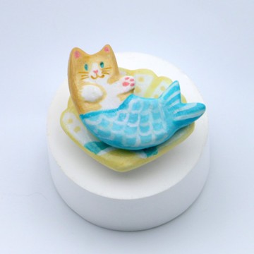 這款也【是橘貓也是美人魚】的手繪粘土旋轉戒指