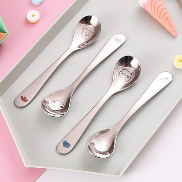 現貨〔不銹鋼餐具B5C】304 不鏽鋼 卡通圖案湯匙 ♥ 寶寶學吃飯 餵飯勺 兒童餐具 輔食勺 嬰兒勺子餐具 湯匙 餐具