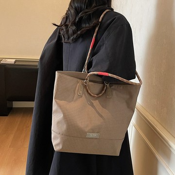 台灣熱賣日係防水尼龍託特包男女通用大容量通懃包2026新款單肩水桶包L0801 TX7P