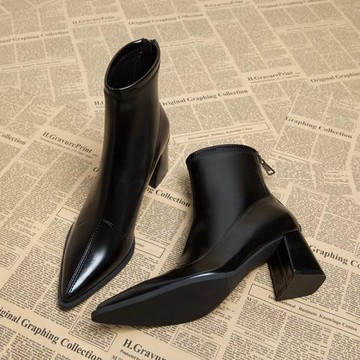 尖頭短靴女2025新款春秋單靴真皮法式粗跟瘦瘦高跟黑色韓系小踝靴