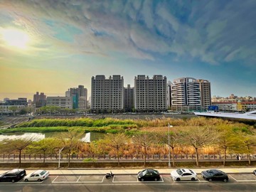 行情價｜寓上樂灣旱溪首排｜三房平車視野戶｜台中市太平區旱溪東路二段