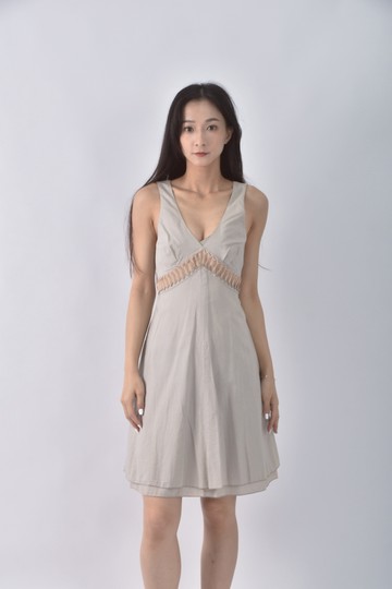 (S) v領灰色洋裝