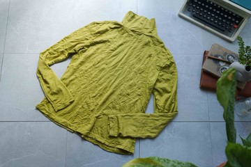 尋寶古著-起皺感芥黃色高領內搭單穿上衣