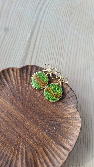 【聖誕限定】繽紛閃爍聖誕球耳環-綠 禮物 生日 派對