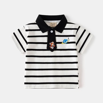 WELLKIDS - 休閒翻領短袖上衣-太空人領帶-白底條紋