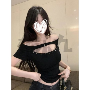 【佈小九】夏季一字露肩上衣 女生衣服 斜肩上衣 短袖修身上衣 斜肩短袖t恤 寬鬆慵懶風 辣妹上衣 一字肩短袖t恤 女裝