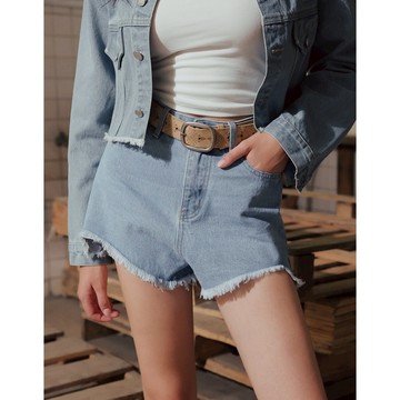 AIR SPACE 後口袋貼布LOGO不收邊牛仔短褲(淺灰/淺藍) 女裝 現貨