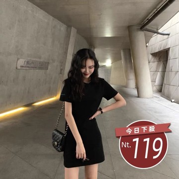 【台灣發貨】韓版小個子黑色連衣裙 短袖上衣 衣服 女裝 t恤 短袖t恤 上衣 【T218】