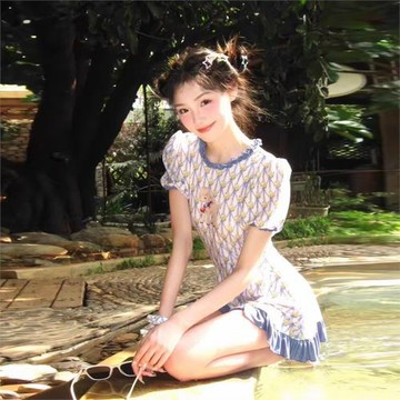 泰國泳衣女款2026年新款爆款復古泡溫泉短袖連體裙式保守遮肚顯瘦