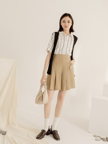 不易皺後腰鬆緊打褶短褲