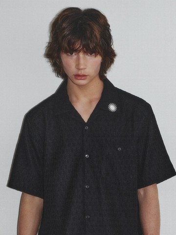 Wrinkle Emboss Open Collar Shirt_Black