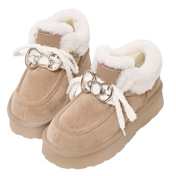 Ann’S X Sanrio三麗鷗 HELLO KITTY 聯名 波希翻毛多穿防潑水鍍膜麂皮短筒雪靴4cm-沙色