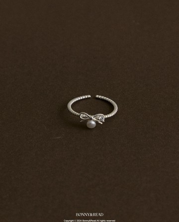 [預購] [純銀] 小巧蝴蝶結戒指 / Petite Bow Ring