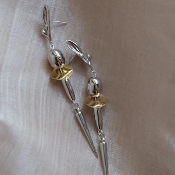 睡前祈禱原創 輕型夏季冷銀色光面辣妹長款氣質耳釘耳夾-鏡