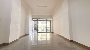 左營軍港｜近台積電｜臨15米路寬敞車庫透店｜高雄市左營區先勝路