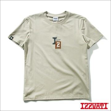 IZZVATI-Z字貼布繡短T-卡其