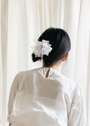 【原創 手工 】灰白色 花型 珍珠吊咀 髮髻