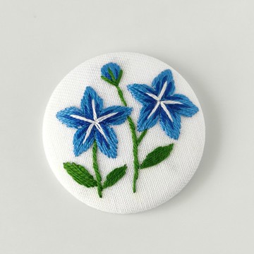 藍色橘梗花刺繡胸針
