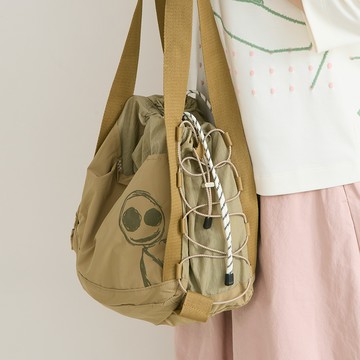 a la sha 阿財抽繩尼龍肩背包