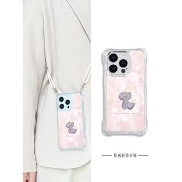【四角開孔】適用蘋果15promax手機殼斜挎背帶女款iphone15Pro硅膠全包防摔14Pro透明情侶保護套13卡通龍粉色